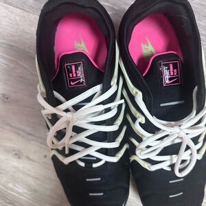 Nike Mens Black and Pink Vapormax Sneakers